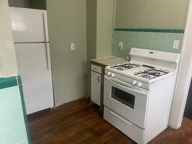 Building Photo - 223 S Phoenix Ave