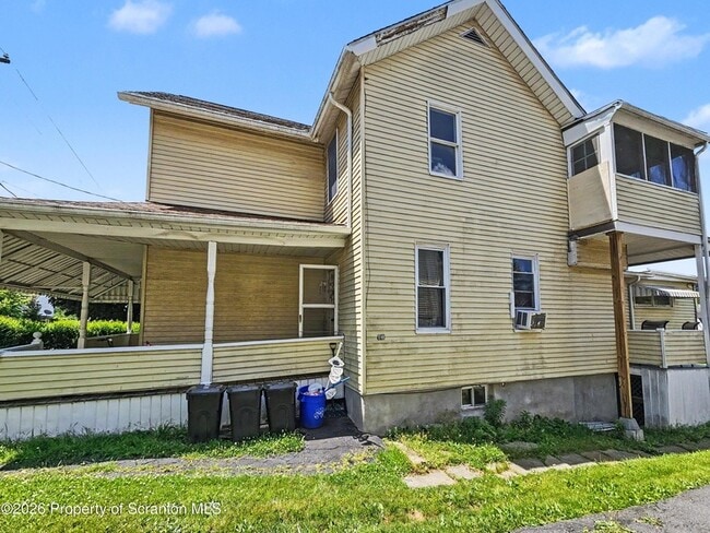 Building Photo - 310 21st Ave