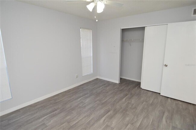 Building Photo - 8635 Mallard Reserve Dr