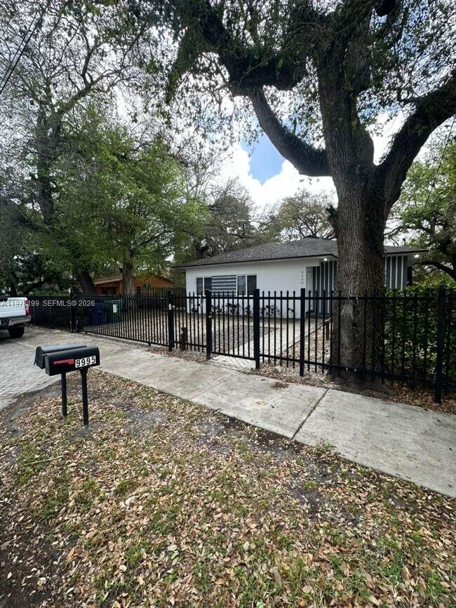 Building Photo - 9999 NW 23rd Ave