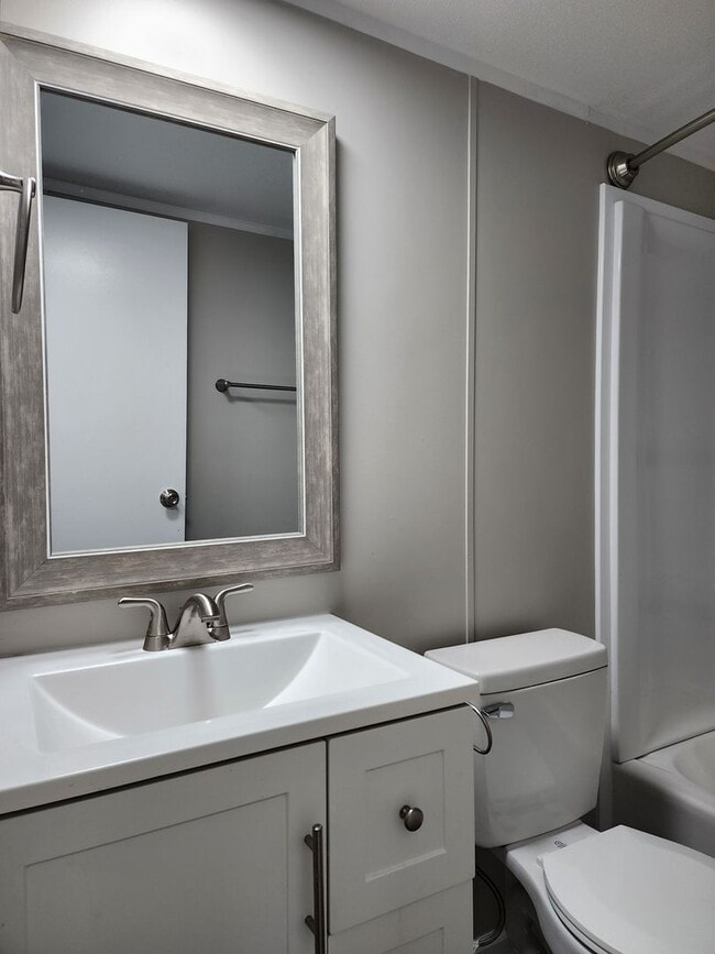 Building Photo - 110 Poston Dr