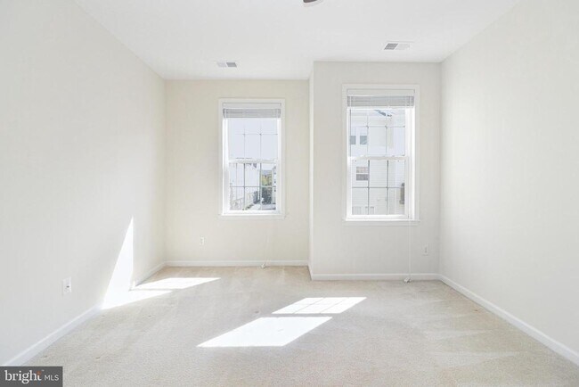 Building Photo - 24620 Byrne Meadow Square