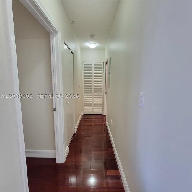 Building Photo - 2775 NE 187th St