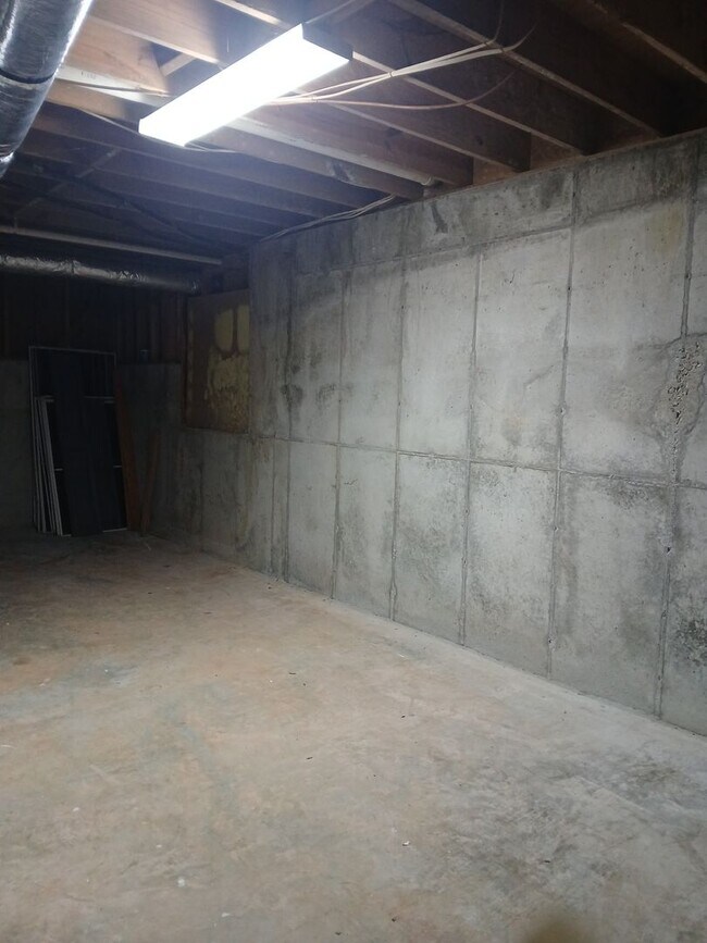 Building Photo - 4761 Habersham Way SE