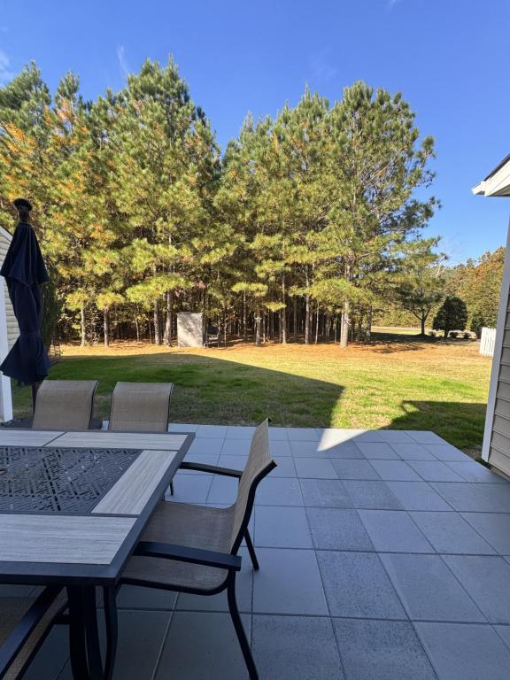 Building Photo - 5700 Hogan Bridge Dr