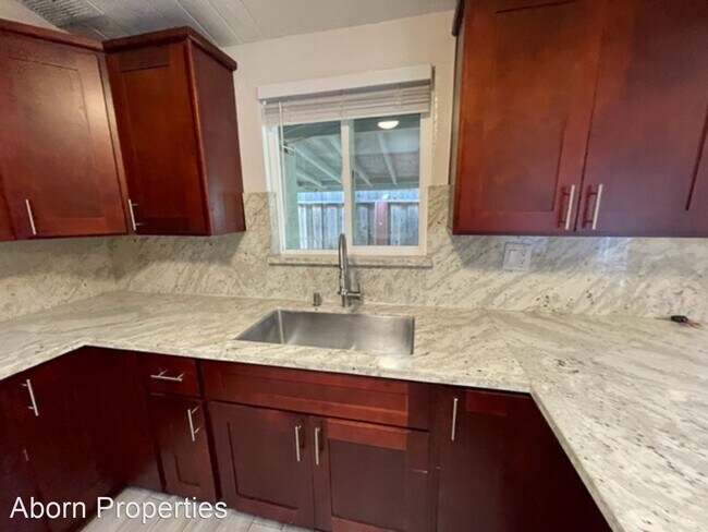 Building Photo - 4 br, 3 bath House - 1511 Primm Ave