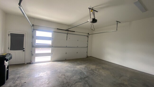 Building Photo - 321 Sophia Rain Dr