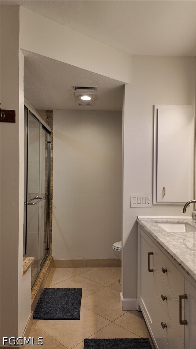 Building Photo - 509 Roma Ct