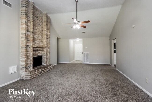 Building Photo - 3627 Village Grove Dr