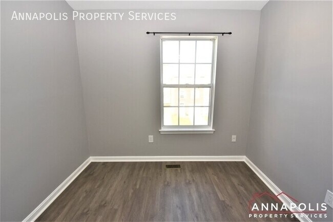 Building Photo - 109 Pinecove Ct