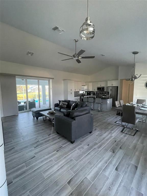 Building Photo - 202 Long Meadow Ln S