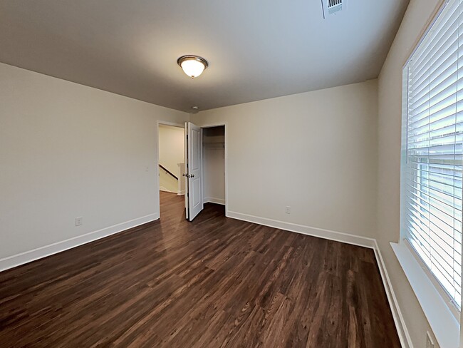Building Photo - 1025 Bluewater Point Drive
