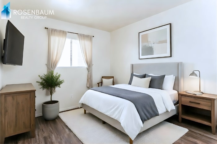 Building Photo - 455 W Kelso St