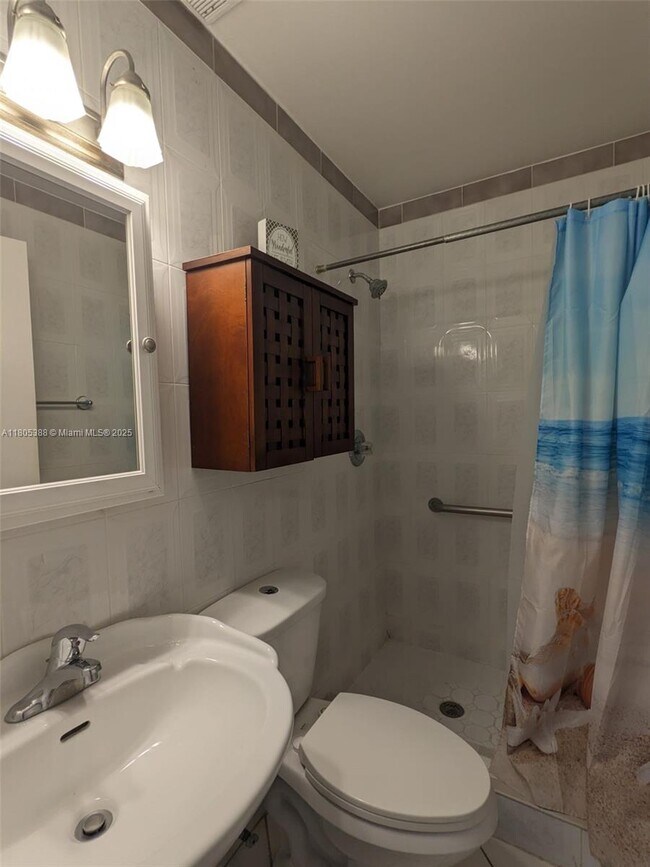Building Photo - 2711 San Remo Cir