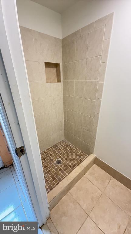 Building Photo - 4012 Woodland Dr