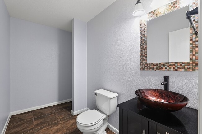 Building Photo - 331 Mantova Dr