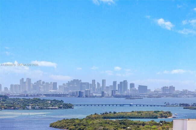 Building Photo - 16001 Collins Ave