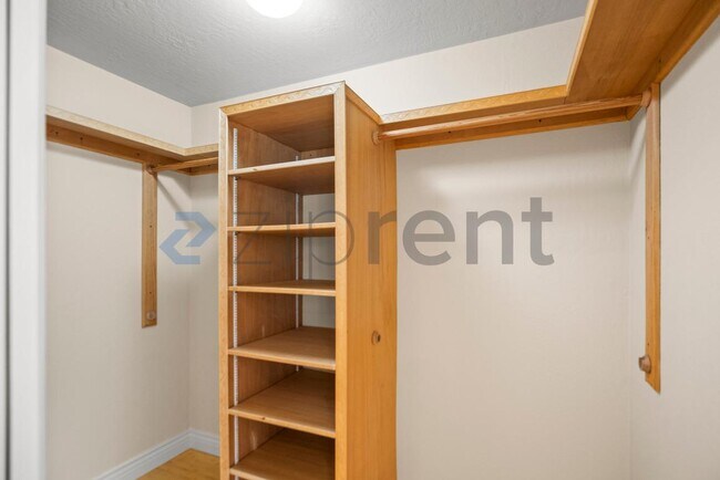 Building Photo - 16498 LG Almaden Road