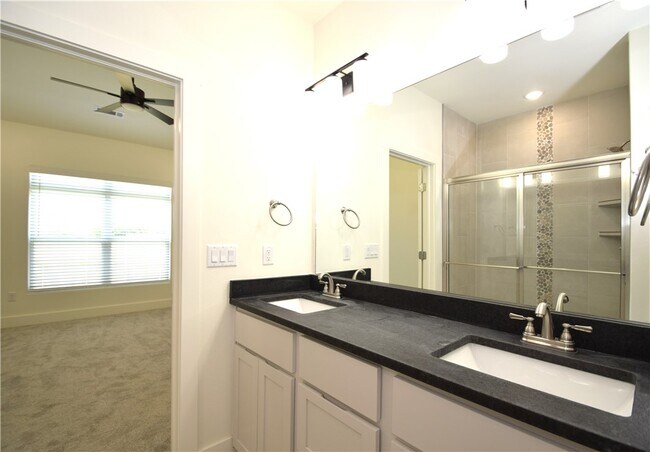 Building Photo - 401 Azurite Rd