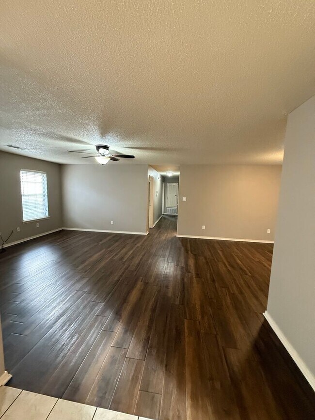 Building Photo - 141-145 Northridge Drive