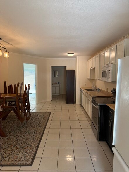 Building Photo - 7786 W Miss Maggie Dr