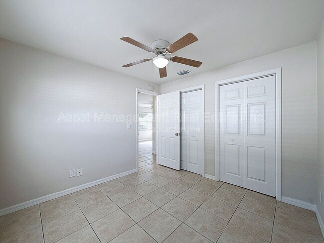 Building Photo - 470 93rd Ave N
