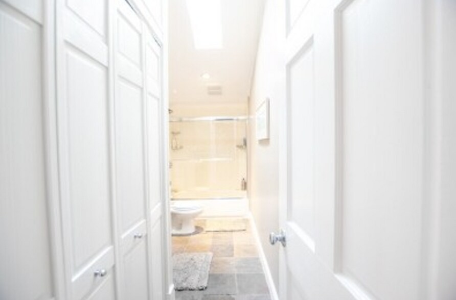 Building Photo - 247 Savin Hill Ave