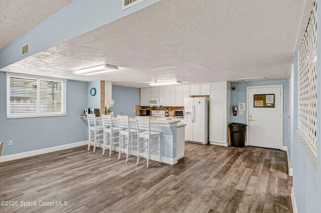 Building Photo - 403 Jimmy Buffett Mem Hwy