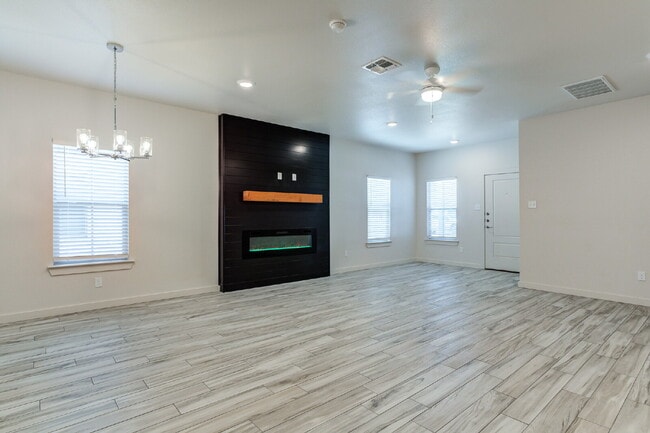 Building Photo - Brand new townhomes in Frenship East!