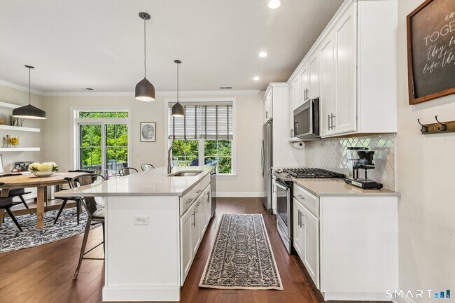 Building Photo - 21 Brentwood Cir