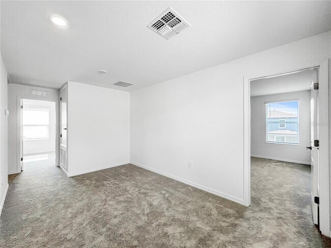 Building Photo - 17570 Shirewood Wy