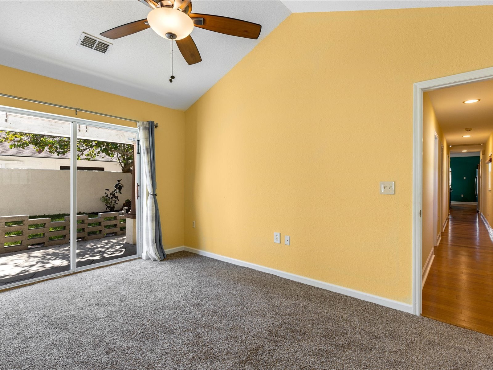 Master bedroom - 145 18th Ave SE