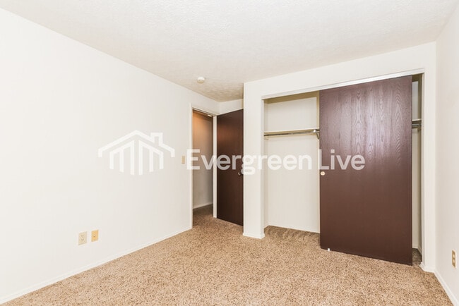 Building Photo - 8615 Baton Rouge Dr