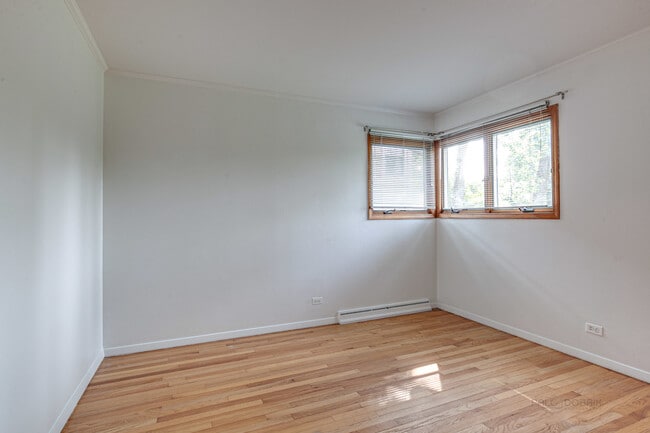 Building Photo - 370 Madison Ave