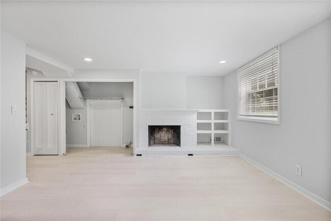 Building Photo - 2903 Old Sewell Rd