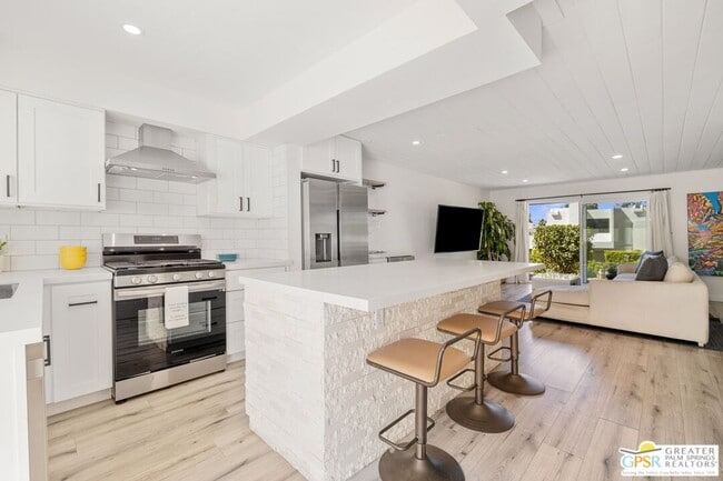Building Photo - 48756 Desert Flower Dr