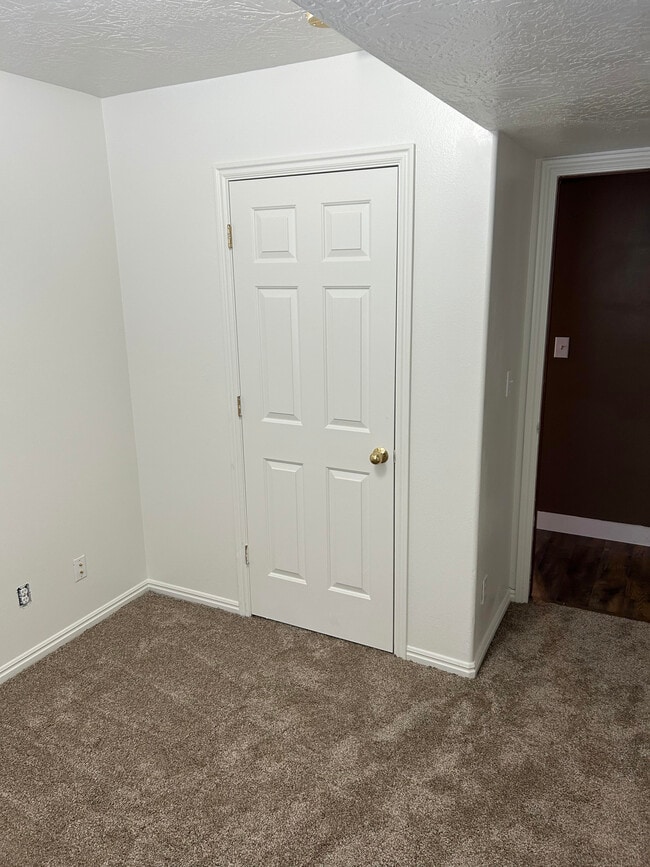 Building Photo - 2991 E 1610 S