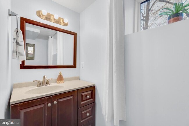 Building Photo - 7109 Layton Dr