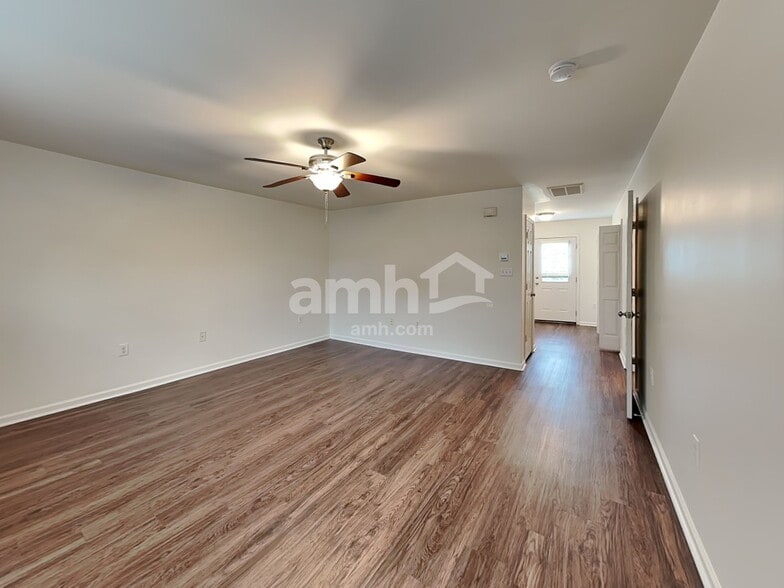 Building Photo - 51 Wolf Creek Ln