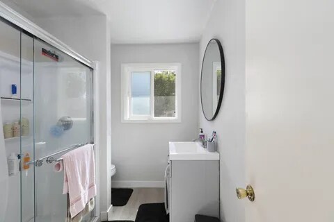 Building Photo - 55 SW Eastern Ave