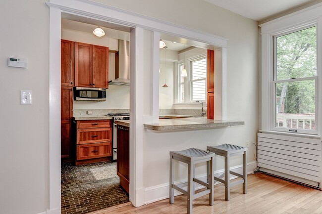 Building Photo - Charming 6-Bedroom Georgetown Rowhouse wit...