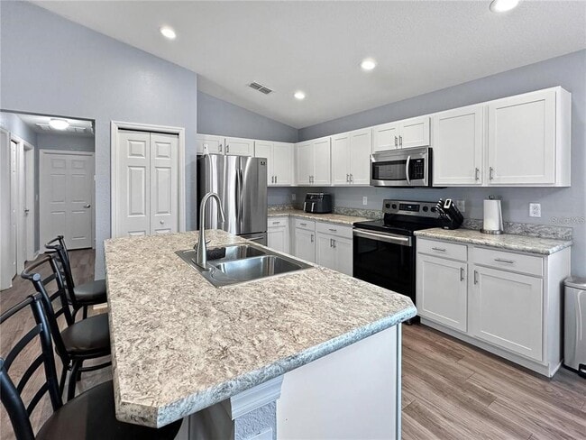 Building Photo - 314 Tanager St