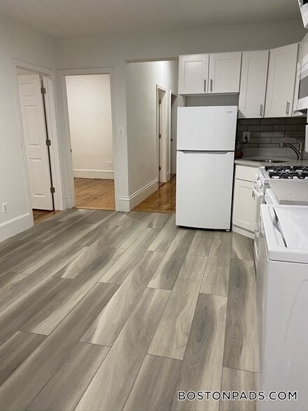 Building Photo - 252 Windsor St