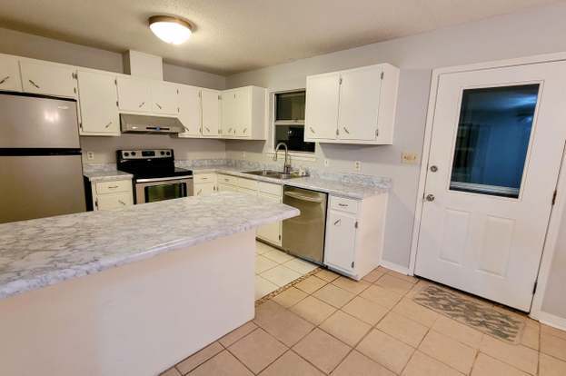 Building Photo - 1223 Redwood Ln