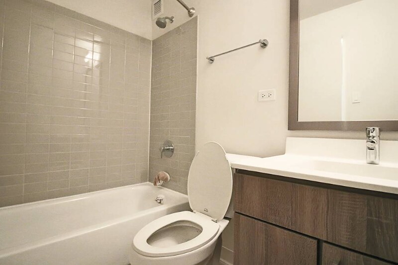 Building Photo - 907 S Ashland Ave