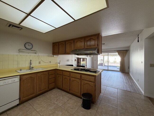 Building Photo - 6822 Endora Dr