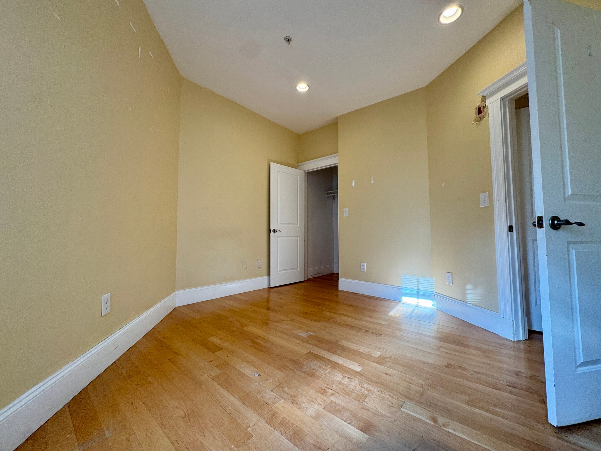 Building Photo - 156 Magazine St