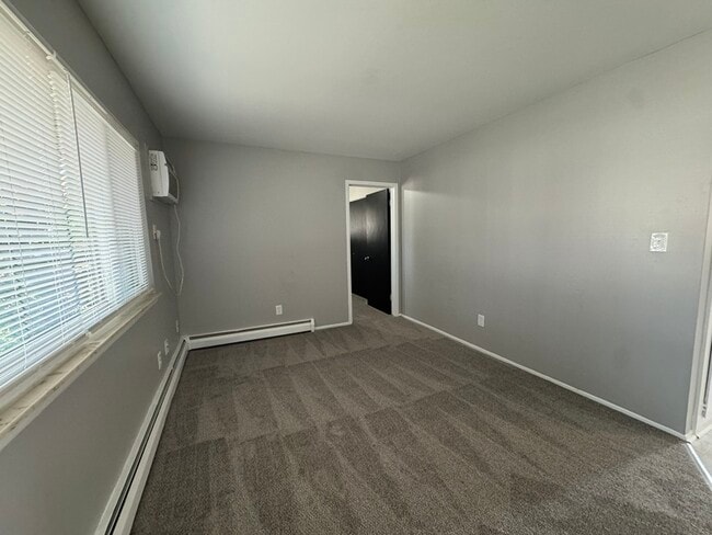 Building Photo - 4059 Longtin Ave