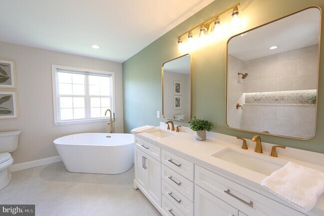 Building Photo - 208 Liberty Cir