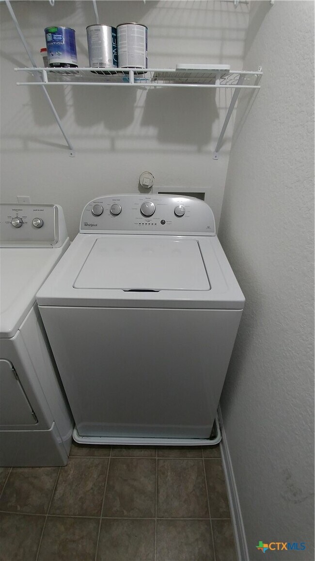 Building Photo - 112 Rush Haven